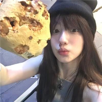 她从风暴中走来